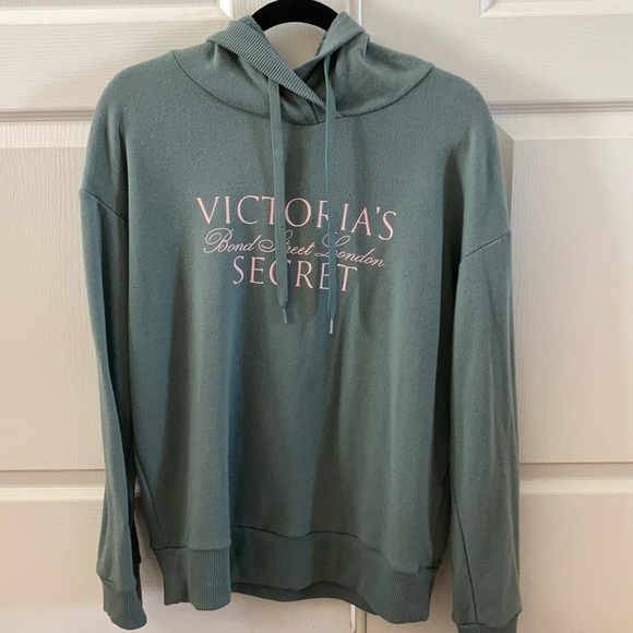 Tops - Victoria’s Secret Stretch Fleece Pullover Hoodie